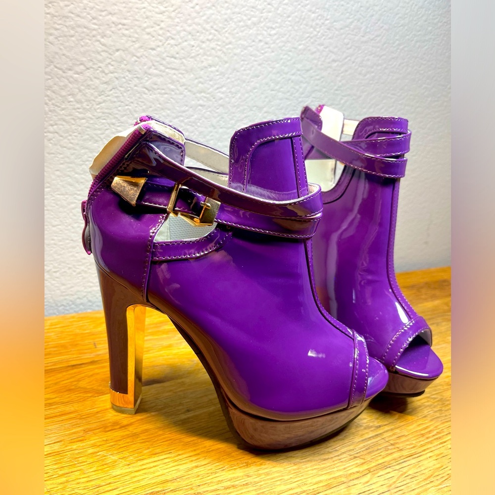 “Get more beauty” pleaser heels!